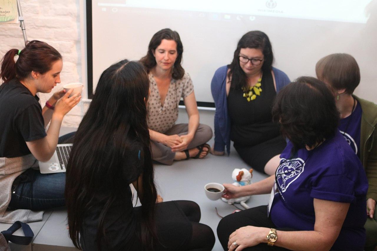 1280px Group Session